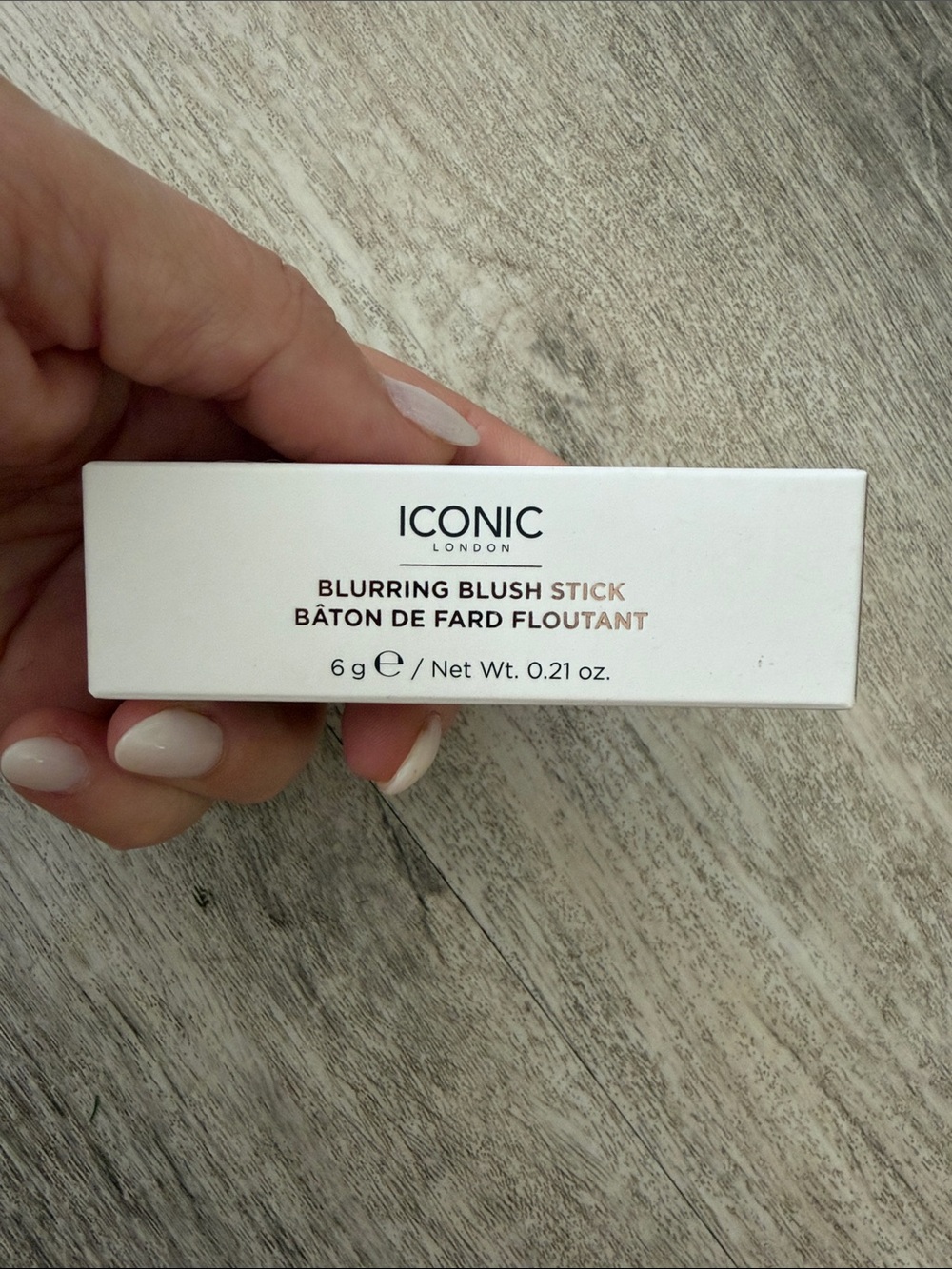 ICONIC London Blurring Blush Stick in pink